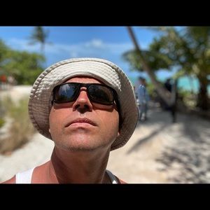 Meet your Posher, Aviesel